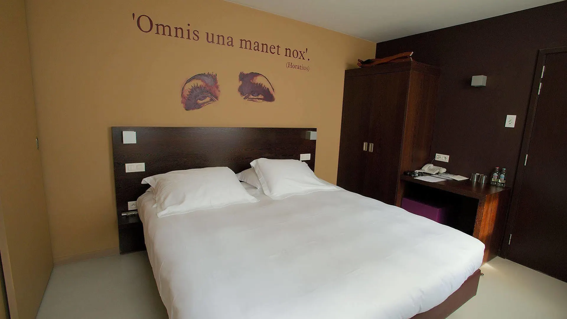 Hotel Matelote Amberes 3*,